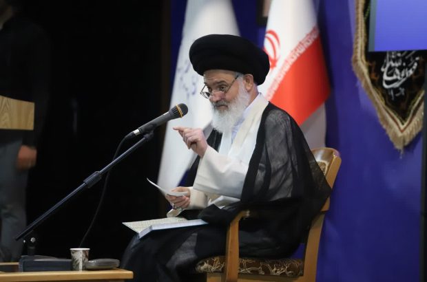 آیت الله حسینی بوشهری: مراجع و علما در قم حامی و یاور مدیریت استان هستند آیت الله حسینی بوشهری: مراجع و علما در قم حامی و یاور مدیریت استان هستند