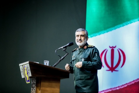 سردار حاجی زاده در بیست و چهارمین مجمع عالی فرماندهان سپاه: ابرقدرت ها از ایران درخواست خرید تجهیزات دفاعی دارند/ سپاه به دولت برای حل مشکلات اقتصادی کمک می کند سردار حاجی زاده در بیست و چهارمین مجمع عالی فرماندهان سپاه: ابرقدرت ها از ایران درخواست خرید تجهیزات دفاعی دارند/ سپاه به دولت برای حل مشکلات اقتصادی کمک می کند