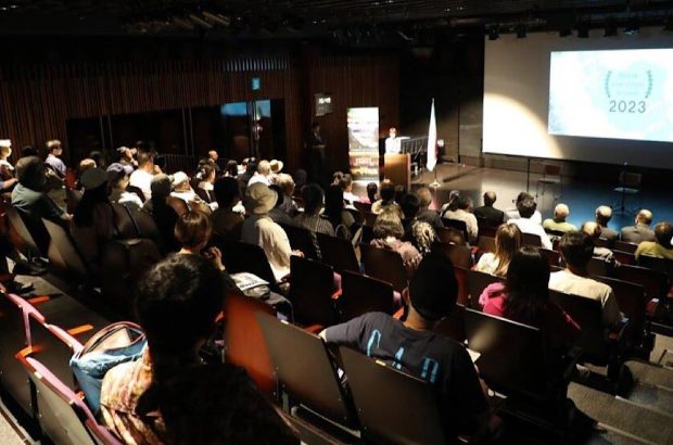 با مشارکت رایزنی فرهنگی کشورمان در ژاپن صورت گرفت؛ تندیس «قهرمان گمنام» به شهردار هیروشیما اهدا شد