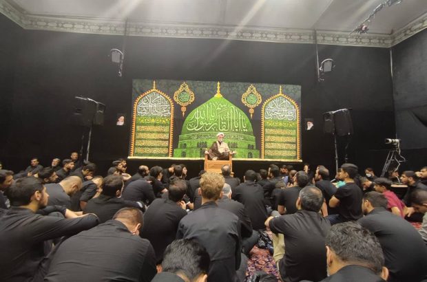 حجت الاسلام خسروپناه در جمع عزاداران هیأت صاحبالزمان، موضوع تعلیم و تربیت رضوی را تشریح کرد حجت الاسلام خسروپناه در جمع عزاداران هیأت صاحبالزمان، موضوع تعلیم و تربیت رضوی را تشریح کرد