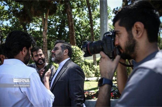 وزیر فرهنگ در حاشیه جلسه هیات دولت: جشنواره بینالمللی پژوهش فرهنگی آذرماه برگزار میشود وزیر فرهنگ در حاشیه جلسه هیات دولت: جشنواره بینالمللی پژوهش فرهنگی آذرماه برگزار میشود