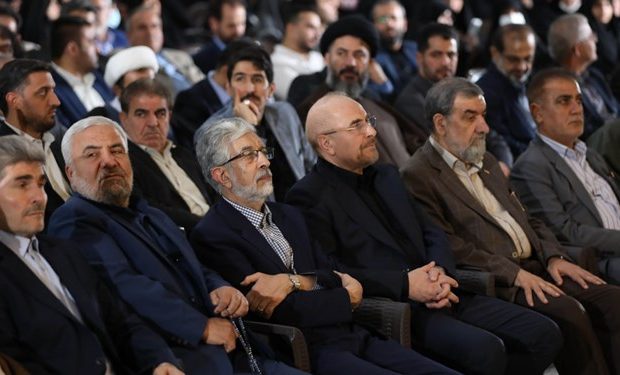 همایش انتخاباتی ۴۰۰۰ نفری جبهه انقلاب با حضور حدادعادل، قالیباف و محسن رضایی همایش انتخاباتی ۴۰۰۰ نفری جبهه انقلاب با حضور حدادعادل، قالیباف و محسن رضایی