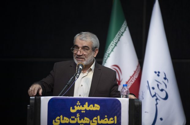 دکتر کدخدایی: نظریه «مردم‌سالاری دینی» رهبر معظم انقلاب شایسته تولید ادبیات دانشگاهی است/ دشمنان به دنبال تغییر اولویت‌ها و راهبردهای کشور هستند