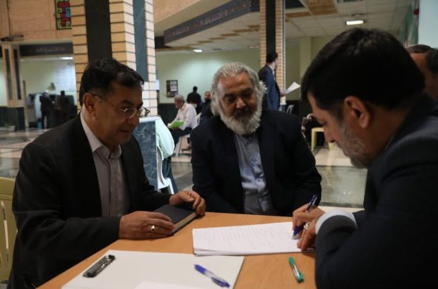 دیدار ۳ ساعته و بی واسطه دکتر آقامیری با مردم استان قم