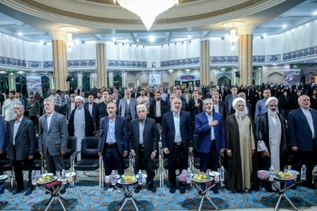 در نشست “شکوه وحدت” با حضور فرماندهان عالی ارتش و سپاه تاکید شد؛ همدلی و برادری ارتش و سپاه نقطه امید رهبر معظم انقلاب و ملت ایران و مایه یاس دشمنان