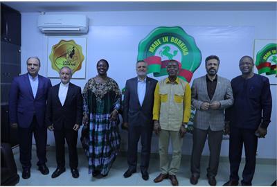 مرتضوی در دیدار با وزیر بازرگانی بورکینافاسو: زمینه گسترش همکاریهای اقتصادی ایران با بورکینافاسو فراهم است/ تشریح ظرفیتها بهمنظور اجرای تفاهمنامههای همکاری دوجانبه مرتضوی در دیدار با وزیر بازرگانی بورکینافاسو: زمینه گسترش همکاریهای اقتصادی ایران با بورکینافاسو فراهم است/ تشریح ظرفیتها بهمنظور اجرای تفاهمنامههای همکاری دوجانبه