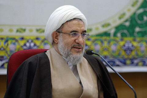 عضو شورای عالی حوزه های علمیه: دو قطبی بین حوزه نجف و قم معنا ندارد عضو شورای عالی حوزه های علمیه: دو قطبی بین حوزه نجف و قم معنا ندارد