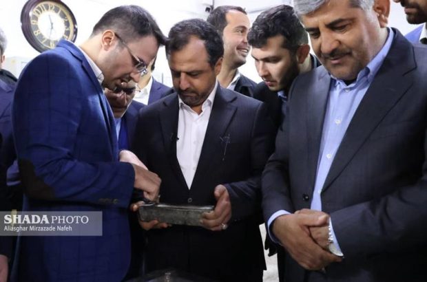 بازدید وزیر اقتصاد از کارخانه طلای زرکوه قروه بازدید وزیر اقتصاد از کارخانه طلای زرکوه قروه