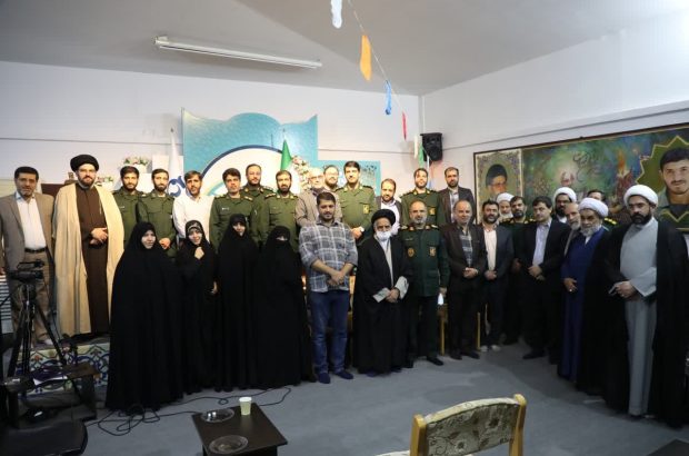 دیدار اعضای ستاد برگزاری یادواره ۶۰۹۰ شهید استان قم با مادر شهیدان زین‌الدین