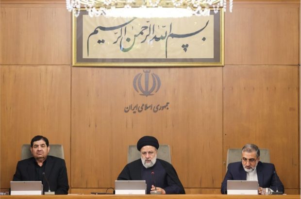 استقبال رئیسجمهور از گزارش وزیر فرهنگ برای خودکفایی در تولید کاغذ استقبال رئیسجمهور از گزارش وزیر فرهنگ برای خودکفایی در تولید کاغذ