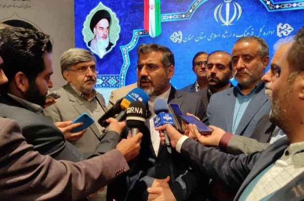 وزیر فرهنگ در جمع خبرنگاران سمنان: تولید کاغذ در دولت سیزدهم از پنج به ۸۰ هزار تن افزایش یافت وزیر فرهنگ در جمع خبرنگاران سمنان: تولید کاغذ در دولت سیزدهم از پنج به ۸۰ هزار تن افزایش یافت