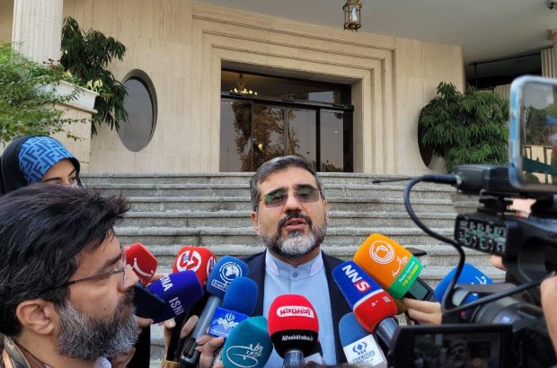 وزیر فرهنگ در حاشیه جلسه هیئت دولت: نام چهارشنبهسوری و یلدا حذف نشده است وزیر فرهنگ در حاشیه جلسه هیئت دولت: نام چهارشنبهسوری و یلدا حذف نشده است