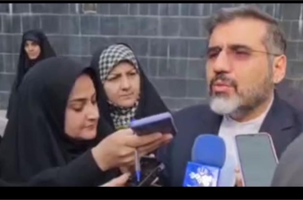 وزیر فرهنگ گفت: ما آمادگی برگزاری نمایشگاه مطبوعات را داریم ولی به دلیل نزدیک بودن انتخابات و محل برگزاری نماز جمعه که در زمستان در مصلی برگزار میشود، با وزارت کشور و نهادهای دیگر باید به جمع بندی برسیم. وزیر فرهنگ گفت: ما آمادگی برگزاری نمایشگاه مطبوعات را داریم ولی به دلیل نزدیک بودن انتخابات و محل برگزاری نماز جمعه که در زمستان در مصلی برگزار میشود، با وزارت کشور و نهادهای دیگر باید به جمع بندی برسیم.