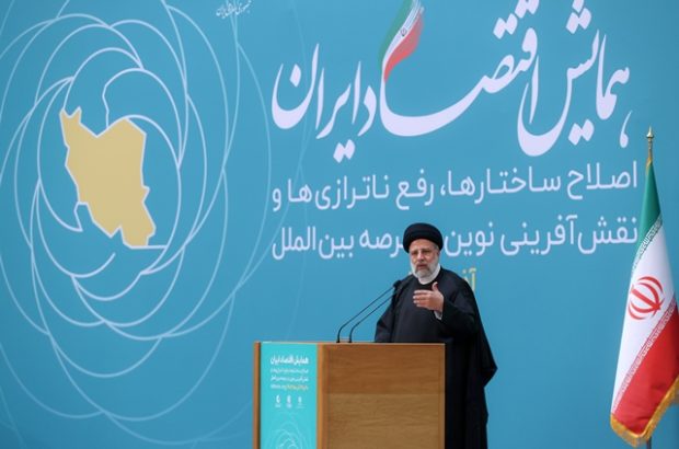 هر جا که به مردم میدان داده شده، آنجا عرصه موفقیت بوده است هر جا که به مردم میدان داده شده، آنجا عرصه موفقیت بوده است