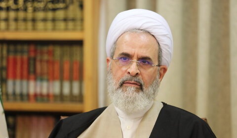 آیتالله اعرافی: پژوهشهای حوزه در زبانهای فارسی و عربی محصور شده است آیتالله اعرافی: پژوهشهای حوزه در زبانهای فارسی و عربی محصور شده است