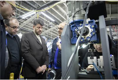 بازدید معاون روابط کار از مجموعه تولیدی آذین الکترونیک پیشرو