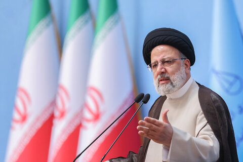 اجازه نمیدهیم یک وجب از خاک ایران در اختیار بیگانه قرار بگیرد اجازه نمیدهیم یک وجب از خاک ایران در اختیار بیگانه قرار بگیرد