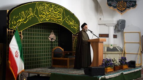 برای پیشرفت بهتر حوزه های علمیه نیاز به حضور نخبگان داریم برای پیشرفت بهتر حوزه های علمیه نیاز به حضور نخبگان داریم