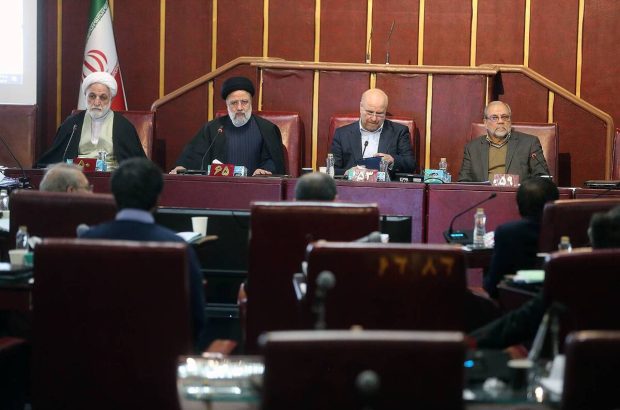 مجمع تشخیص مصلحت نظام ،مسدود سازی حساب بدهکاران مالیاتی از سوی بانک مرکزی را به مصلحت ندانست مجمع تشخیص مصلحت نظام ،مسدود سازی حساب بدهکاران مالیاتی از سوی بانک مرکزی را به مصلحت ندانست