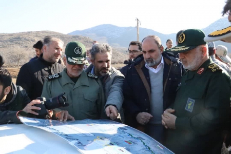 بازدید سردار سلامی از پروژههای قرارگاه سازندگی خاتم الانبیاء(ص) بازدید سردار سلامی از پروژههای قرارگاه سازندگی خاتم الانبیاء(ص)