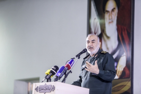 فرمانده کل سپاه: نتیجه نهایی نبرد را نیروی انسانی تعیین میکند فرمانده کل سپاه: نتیجه نهایی نبرد را نیروی انسانی تعیین میکند