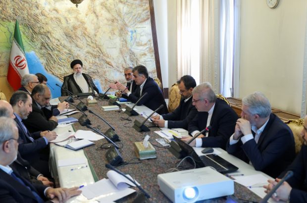 دکتر رئیسی: همه بخش‌های تولیدی از جمله نفت، کشاورزی، نیرو و صنعت و معدن مخاطب شعار سال هستند