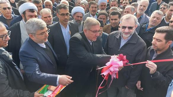 مرکز آموزشی و درمانی فاطمه الزهرا(س) خمین با حضور معاون رئیس جمهور و رئیس سازمان برنامه و بودجه کشور افتتاح شد