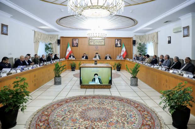 دکتر رئیسی: ابراز محبت مردم و مراجع عظام تقلید قم نسبت به خدمات دولت موجب مضاعف شدن مسئولیت دولتمردان است