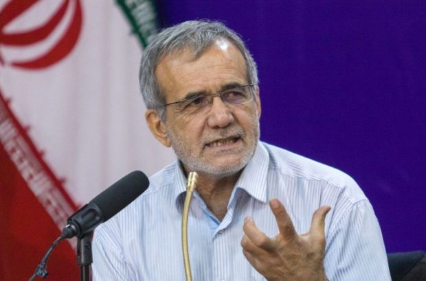 صرف یارانه و پول دادن مشکل کتابخوانی را حل نمیکند صرف یارانه و پول دادن مشکل کتابخوانی را حل نمیکند