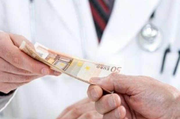 دریافت زیرمیزی پزشکان تخلف است