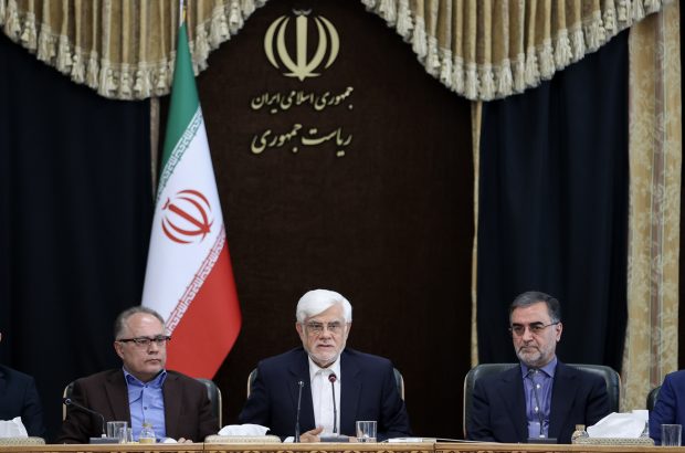 دکتر عارف: اجرای قانون برنامه هفتم توسعه یک میثاق ملی است دکتر عارف: اجرای قانون برنامه هفتم توسعه یک میثاق ملی است