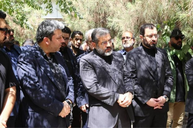 حضور وزیر فرهنگ در مراسم خاکسپاری مادر رئیس سازمان سینمایی حضور وزیر فرهنگ در مراسم خاکسپاری مادر رئیس سازمان سینمایی