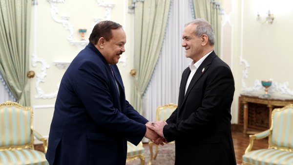 رئیسجمهور پزشکیان: از برقراری روابط با سودان استقبال میکنیم رئیسجمهور پزشکیان: از برقراری روابط با سودان استقبال میکنیم