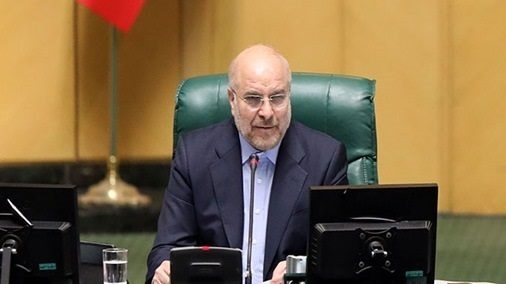 به گزارش پایگاه اطلاع‌رسانی اتاق اصناف ایران، این تفاهم‌نامه با موضوع همکاری و ایجاد تعاملات موثر و مفید برپایه سیاست برد-برد در زمینه تمرکز منابع مالی شرکت و زیرمجموعه نزد بانک و همچنین ارائه خدمات بانکداری الکترونی، اعطای تسهیلات و ایجاد تعهدات برای اتاق و زیرمجموعه، پیمانکاران و اعطای تسهیلات به مدیران و کارکنان اتاق اصناف ایران در چارچوب ضوابط و مقررات جاری بانک به امضای قاسم نوده‌فراهانی، رئیس اتاق اصناف ایران، و فتحی بیرانوند، نماینده بانک رفاه کارگران رسید.