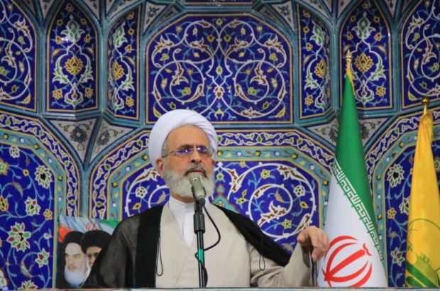 حوزه علمیه خدمتگزار انقلاب و مردم است