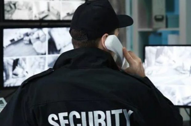 آیا نگهبان مجتمع در صورت سرقت، ضامن اموال ساکنان است؟