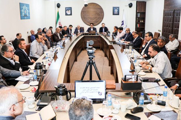 بررسی چالش‌های گمرکی و راهکارهای تسهیل تجارت تعاونی‌ها در کمیسیون توسعه تجارت اتاق تعاون ایران